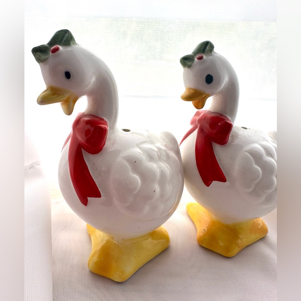 Vintage Christmas Goose Geese ceramic Salt & Pepper shakers Large
